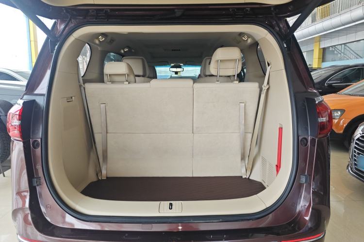 Used Buick GL8 2022 ES Landtrek 653T Luxury Edition Trunk