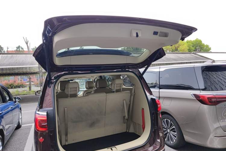 Used Buick GL8 2022 ES Land Cruiser 653T Luxury Model Trunk