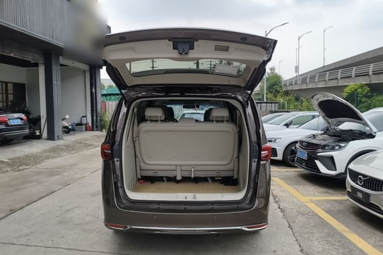 Used Buick GL8 2022 Land Business Class 652T Luxury Model Trunk