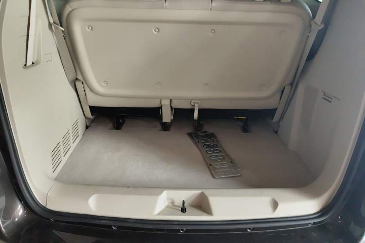 Used Buick GL8 2022 Land Cruiser Executive Class 652T Comfort Model Trunk