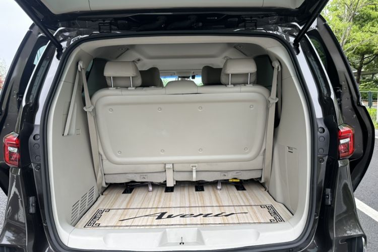Used Buick GL8 2022 Land Cruiser Executive Class 652T Comfort Model Trunk