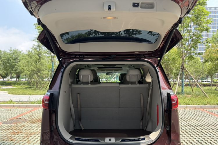 Used Buick GL8 2022 ES Landtrek 653T Comfort Edition Trunk
