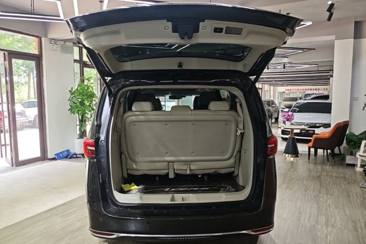 Used Buick GL8 2022 Land Business Class 652T Luxury Model Trunk
