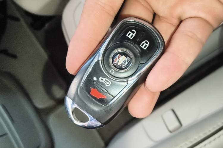 Used Buick GL8 2022 Land Business Class 652T Luxury Model Vehicle Key