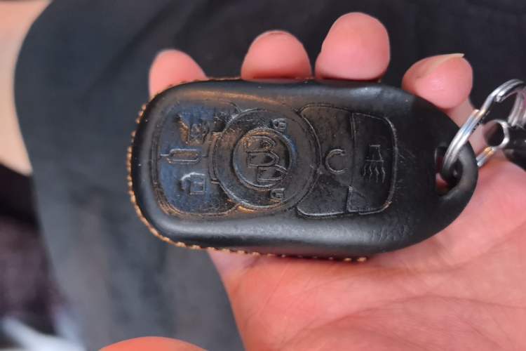 Used Buick GL8 2022 Land Business Class 652T Luxury Model Vehicle Key