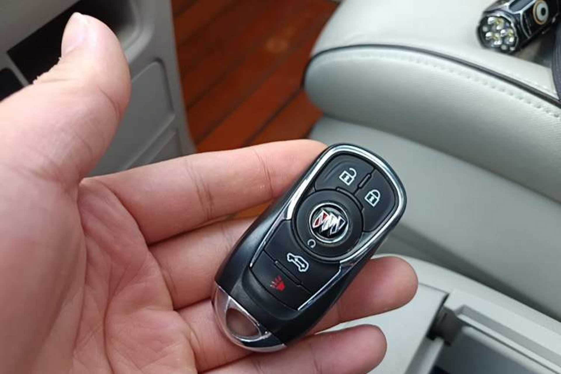 Used Buick GL8 2022 Land Business Class 652T Luxury Model Vehicle Key