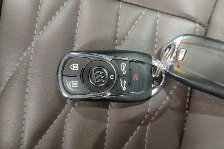 Used Buick GL8 2022 Land Business Class 652T Luxury Model Vehicle Key