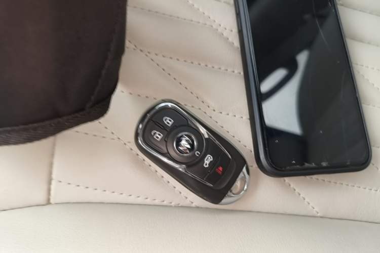 Used Buick GL8 2022 Land Business Class 652T Luxury Model Vehicle Key