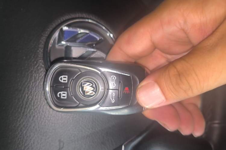 Used Buick GL8 2022 Land Business Class 652T Luxury Model Vehicle Key
