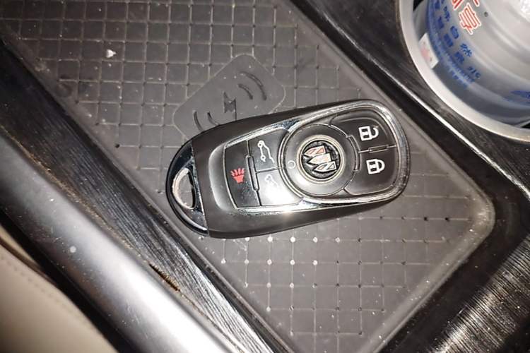 Used Buick GL8 2022 Land Executive Class 652T Prestige Model Vehicle Key