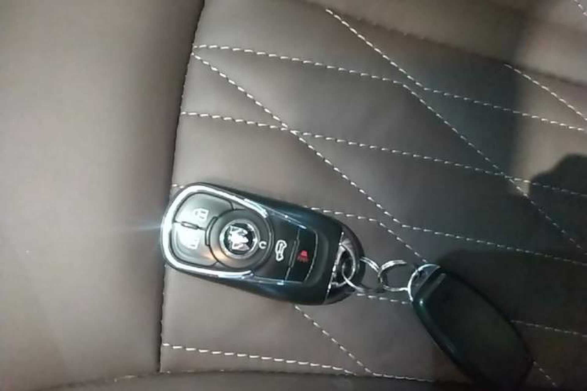Used Buick GL8 2022 Land Business Class 652T Luxury Model Vehicle Key