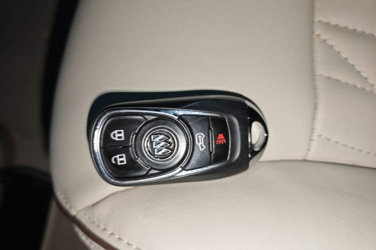 Used Buick GL8 2022 Land Business Class 652T Luxury Model Vehicle Key