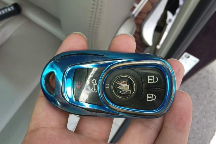 Used Buick GL8 2022 ES Landtrek 653T Comfort Edition Vehicle Key