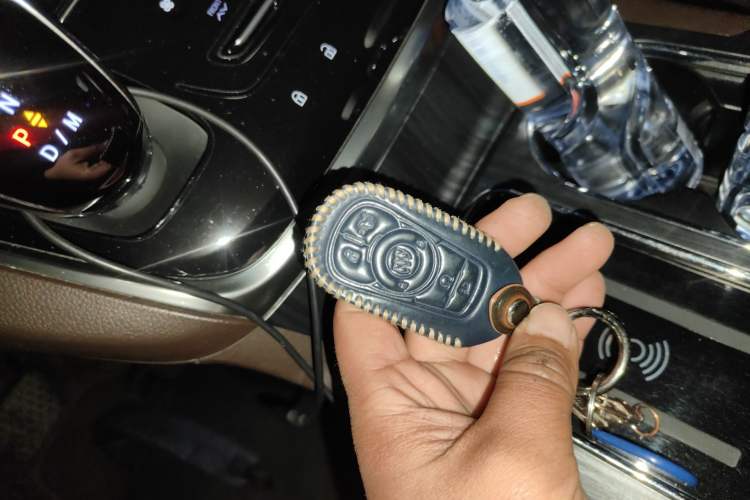 Used Buick GL8 2022 Land Business Class 652T Luxury Model Vehicle Key