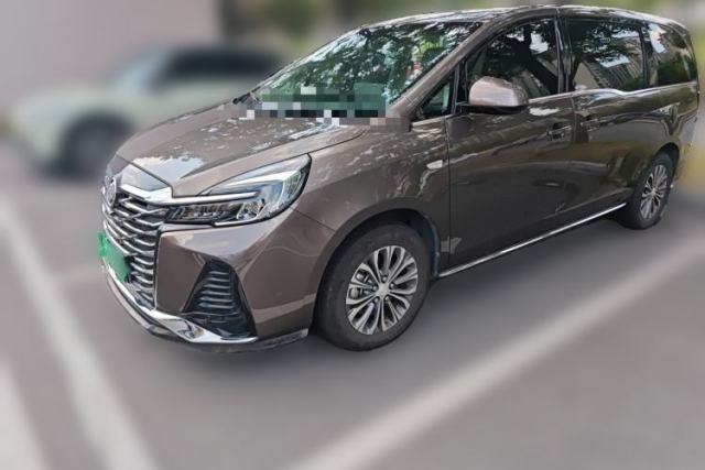 Ojetý Buick GL8 2022 Land Cruiser Executive Class 652T Comfort Model