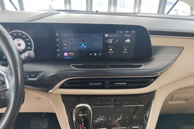Used Buick GL8 2022 ES Landtrek 653T Luxury Edition Audio And AC Panel