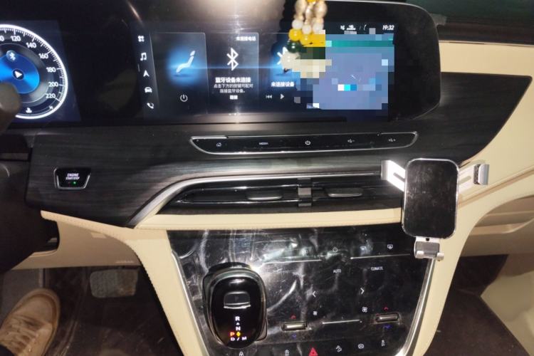 Used Buick GL8 2022 ES Landtrek 653T Flagship Model Audio And AC Panel