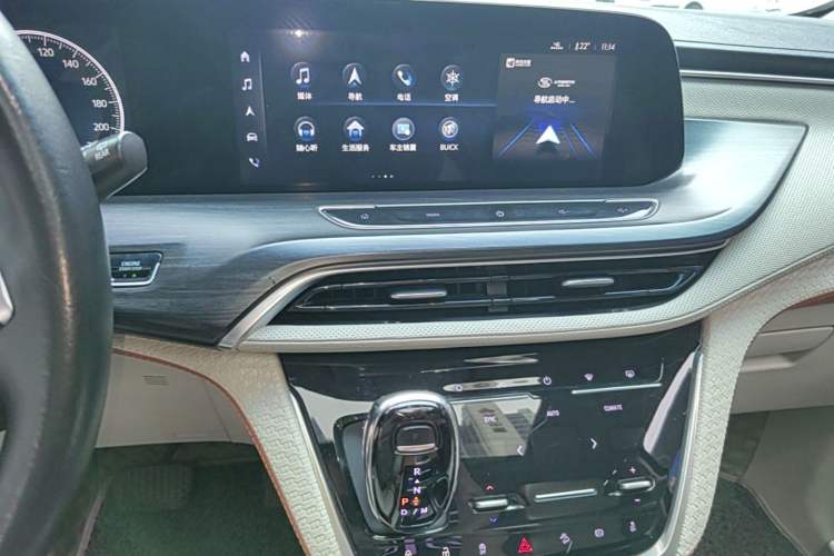Used Buick GL8 2022 ES Landtrek 653T Comfort Edition Audio And AC Panel