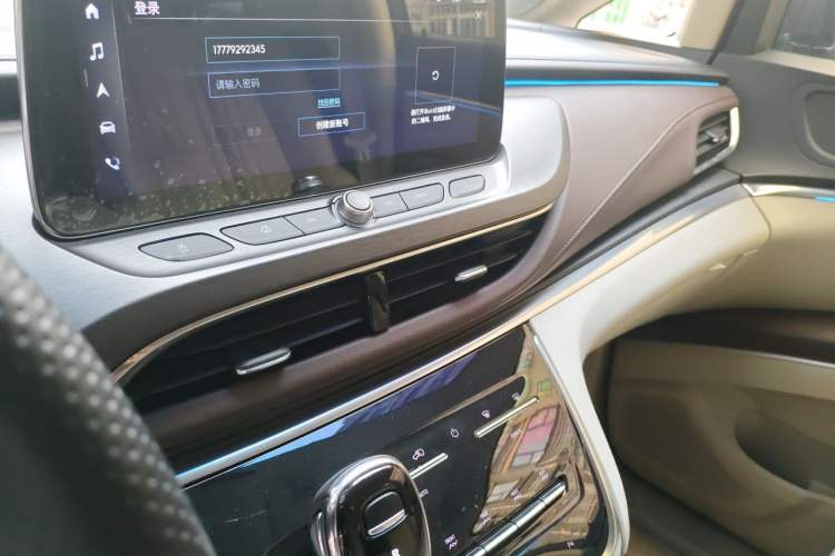 Used Buick GL8 2022 Land Business Class 652T Luxury Model Audio And AC Panel