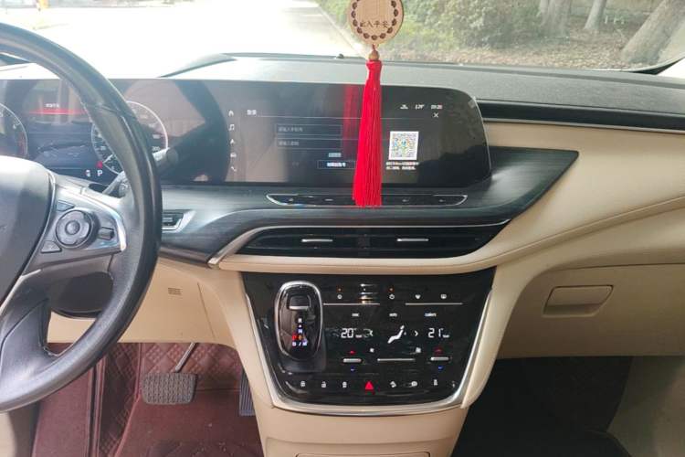 Used Buick GL8 2022 ES Land Cruiser 653T Luxury Model Audio And AC Panel