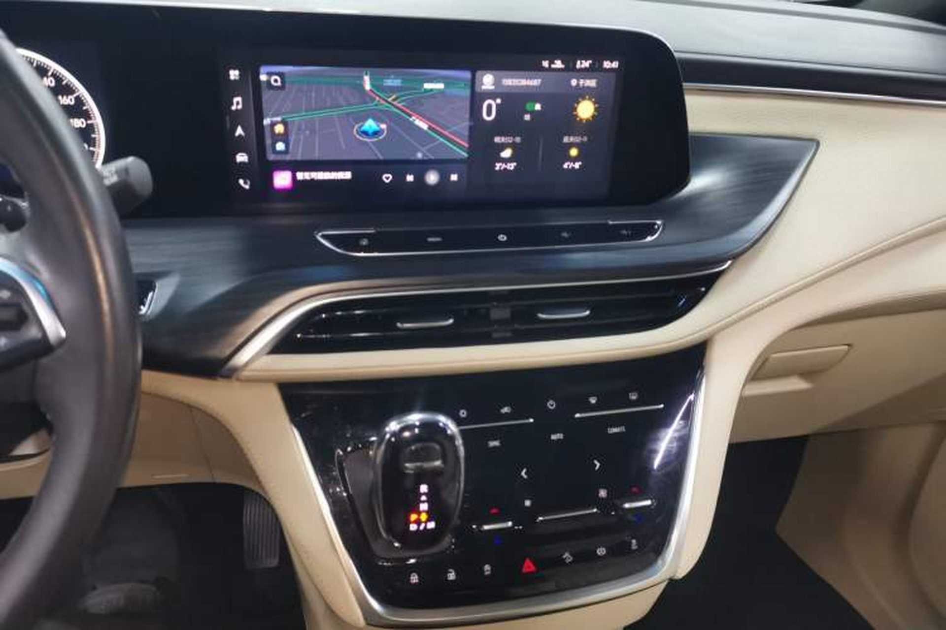 Used Buick GL8 2022 ES Land Cruiser 653T Luxury Model Audio And AC Panel