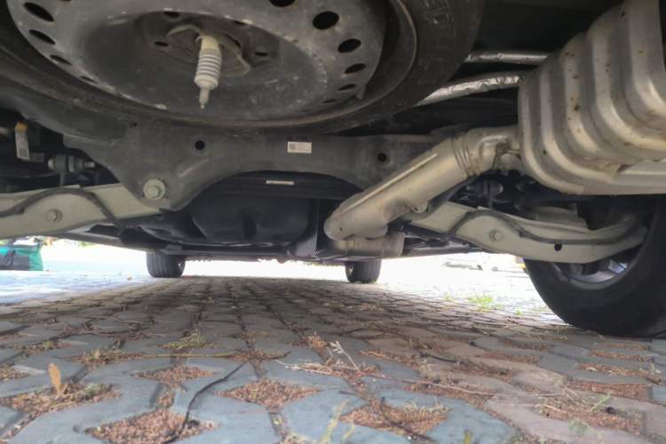 Used Buick GL8 2022 ES Landtrek 653T Luxury Edition Chassis Rear