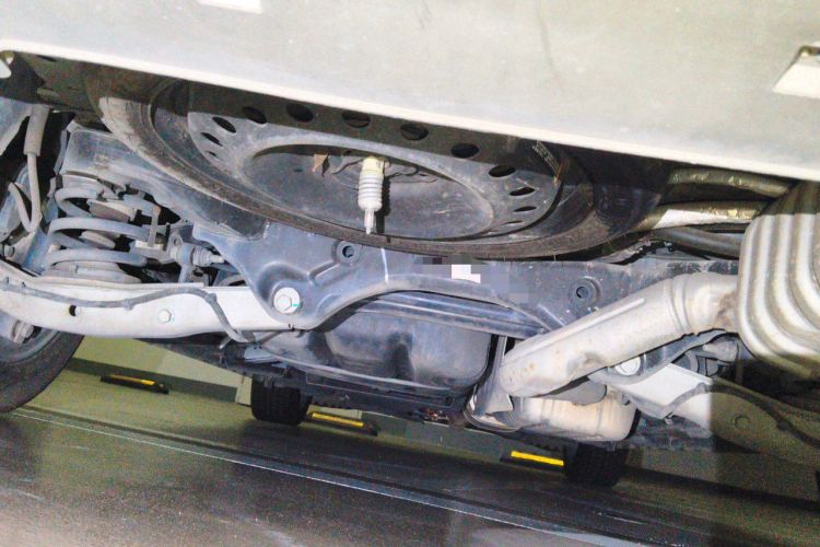 Used Buick GL8 2022 ES Landtrek 653T Comfort Edition Chassis Rear