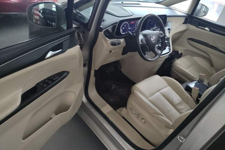 Used Buick GL8 2022 ES Landtrek 653T Luxury Edition Driver Seat