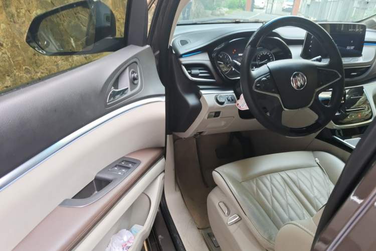 Used Buick GL8 2022 Land Business Class 652T Luxury Model Driver Seat