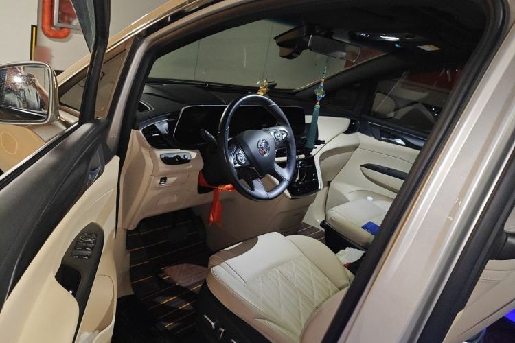 Used Buick GL8 2022 ES Land Cruiser 653T Luxury Model Driver Seat