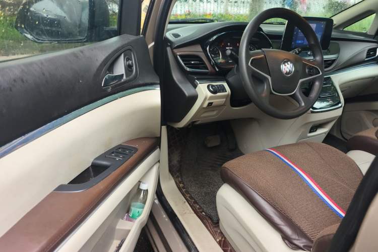 Used Buick GL8 2022 Land Cruiser Executive Class 652T Comfort Model Driver Seat