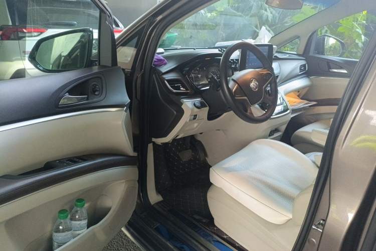 Used Buick GL8 2022 Land Cruiser Executive Class 652T Comfort Model Driver Seat