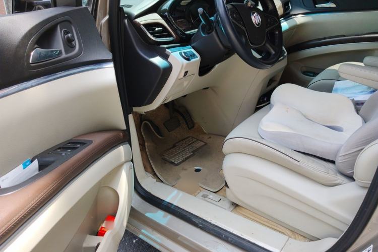 Used Buick GL8 2022 Land Business Class 652T Luxury Model Driver Seat