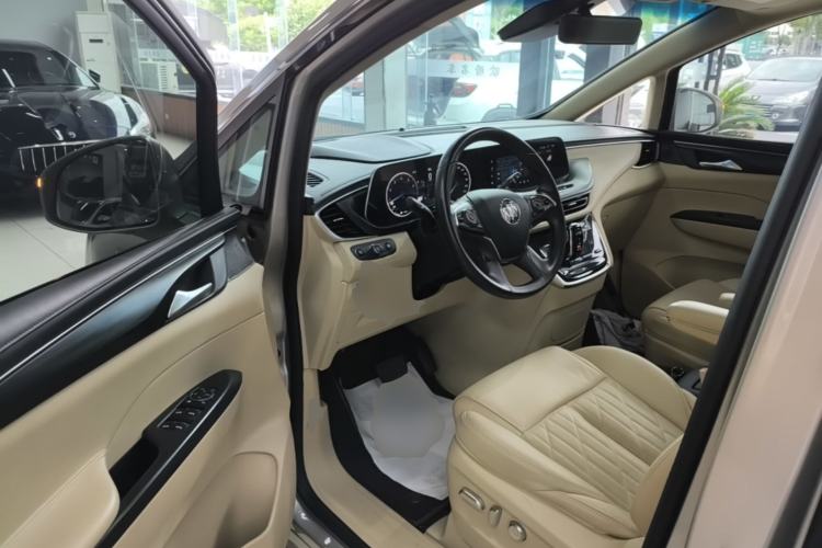 Used Buick GL8 2022 ES Land Cruiser 653T Luxury Model Driver Seat