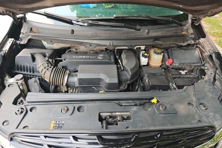 Used Buick GL8 2022 Land Business Class 652T Luxury Model Engine Bay
