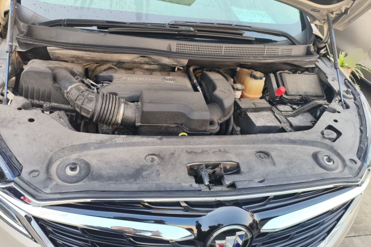 Used Buick GL8 2022 ES Land Cruiser 653T Luxury Model Engine Bay
