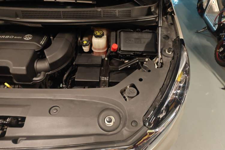 Used Buick GL8 2022 ES Landtrek 653T Luxury Edition Engine Bay Left