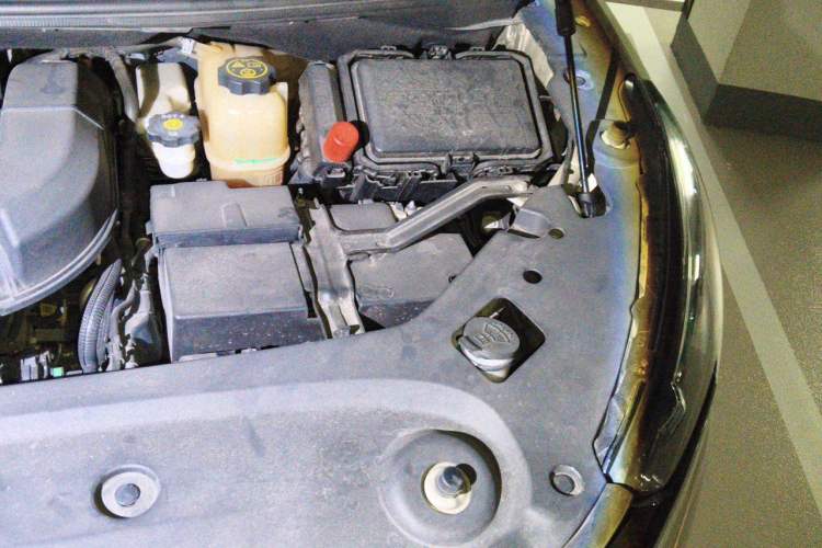 Used Buick GL8 2022 ES Landtrek 653T Comfort Edition Engine Bay Left