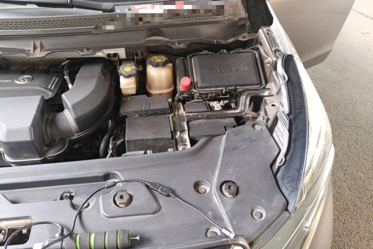 Used Buick GL8 2022 Land Cruiser Executive Class 652T Comfort Model Engine Bay Left