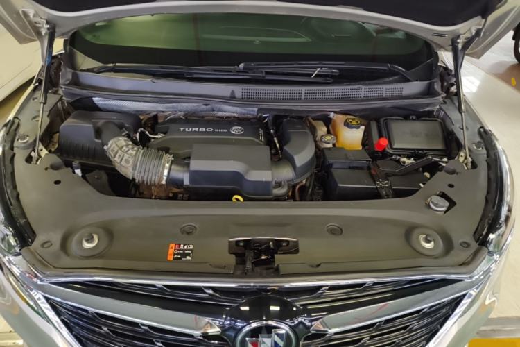 Used Buick GL8 2022 ES Land Cruiser 653T Luxury Model Engine Bay