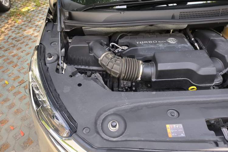 Used Buick GL8 2022 ES Landtrek 653T Luxury Edition Engine Bay Right