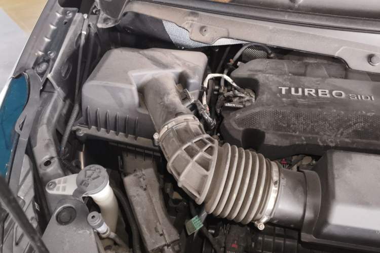 Used Buick GL8 2022 Land Business Class 652T Luxury Model Engine Bay Right