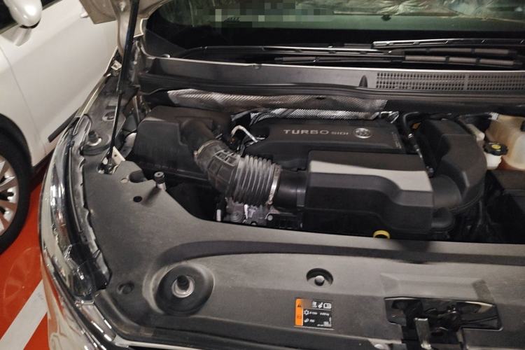 Used Buick GL8 2022 ES Land Cruiser 653T Luxury Model Engine Bay Right