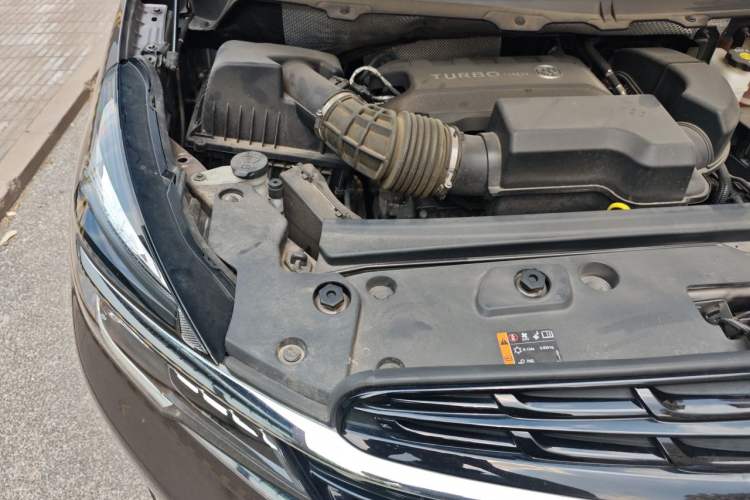 Used Buick GL8 2022 Land Executive Class 652T Prestige Model Engine Bay Right