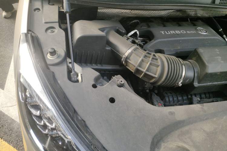 Used Buick GL8 2022 ES Landtrek 653T Comfort Edition Engine Bay Right