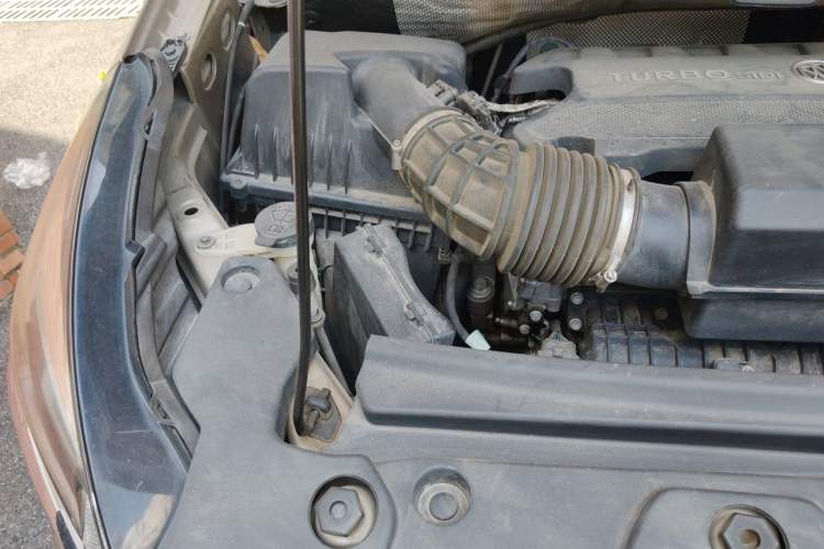 Used Buick GL8 2022 Land Business Class 652T Luxury Model Engine Bay Right
