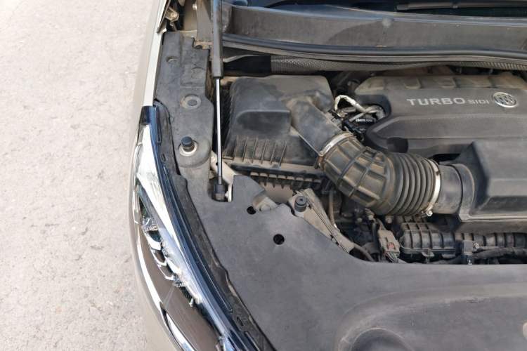 Used Buick GL8 2022 ES Landtrek 653T Luxury Edition Engine Bay Right