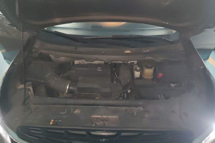 Used Buick GL8 2022 Land Business Class 652T Luxury Model Engine Bay