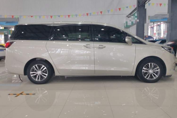 Used Buick GL8 2022 ES Landtrek 653T Luxury Edition Exterior 2