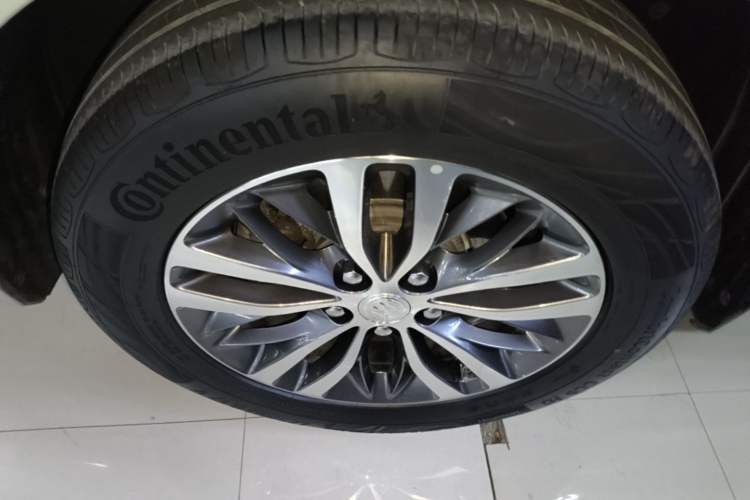 Used Buick GL8 2022 ES Landtrek 653T Comfort Edition Exterior 2